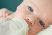 Alimentación en el octavo mes: El destete si el bebé es intolerante a la leche de vaca