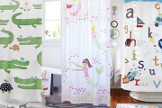 Tiernas cortinas de baño para el cuarto de los niños
