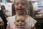Crean el primer muñeco bebé con rasgos de Síndrome de Down