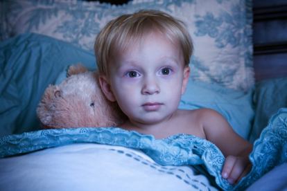 Niños que duermen poco sufren mayor envejecimiento celular, estudios