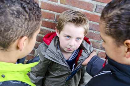 ¿Cómo saber si mi hijo hace bullying?