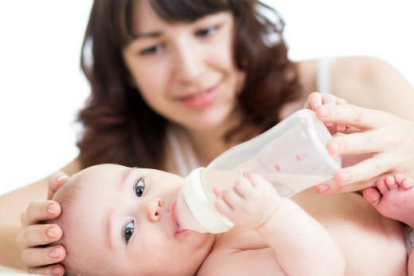 Tips para darle de comer a un recién nacido