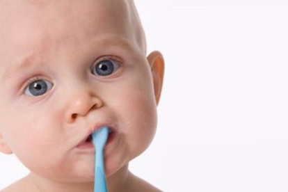 Bebés que nacen con dientes