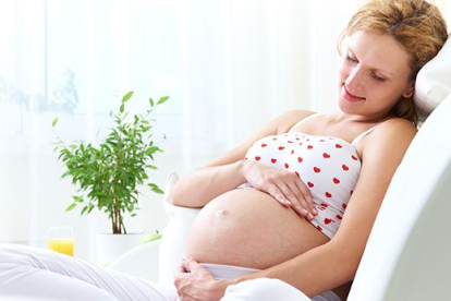 ¿Qué siente un bebé durante el parto?