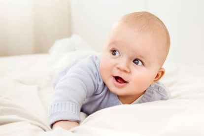¿Los bebés expresan emociones como los adultos?