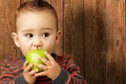 ¿Jugo o fruta? Te decimos qué es mejor para tu bebé de 11 meses
