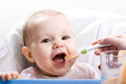 Alimentación en el décimo mes: ¿Es bueno darle a tu bebé chocolate