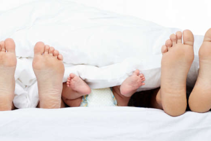Sueño en el séptimo mes: ¿Qué tan bueno es que duerman con los padres?