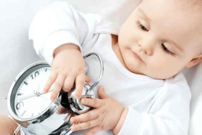 ¿Cómo acostumbrar al bebé a un nuevo horario de sueño?