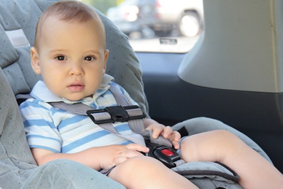 Tips de seguridad para niños que viajan en automóvil