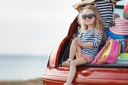 Tips para evitar que tu hijo se maree en el coche