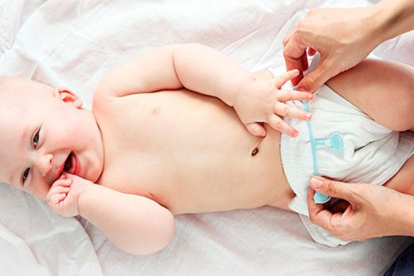 Tips básicos para cambiar el pañal del bebé