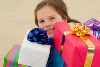 Demasiados regalos pueden afectar a tus hijos