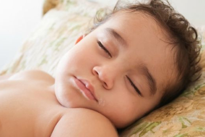 ¿Cómo dormir a tu hijo en un minuto con la técnica  4-7-8?
