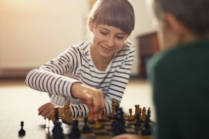 Beneficios de que los niños jueguen ajedrez