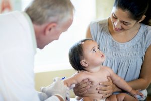 Tips para calmar a tu hijo el día de la vacuna