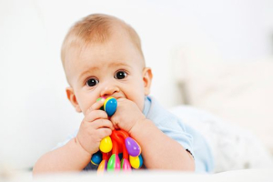 10 juguetes básicos para bebés